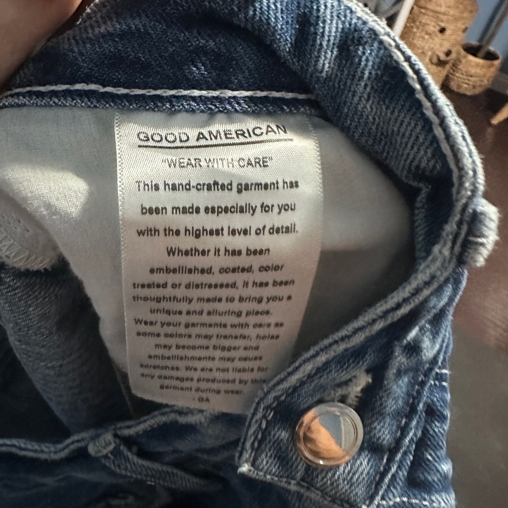 Good American Frayed Hem Blue Jean Shorts - Picture 3 of 3